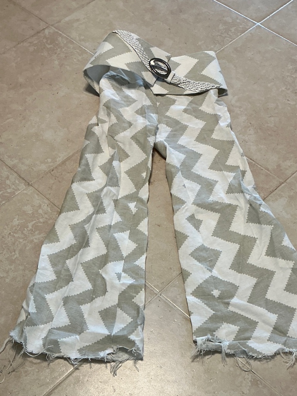 Women’s Zigzag Wide-Leg Pants in Light Gray & White